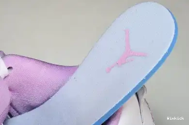 CT8527-116 4 RETRO  JORDAN - 0420